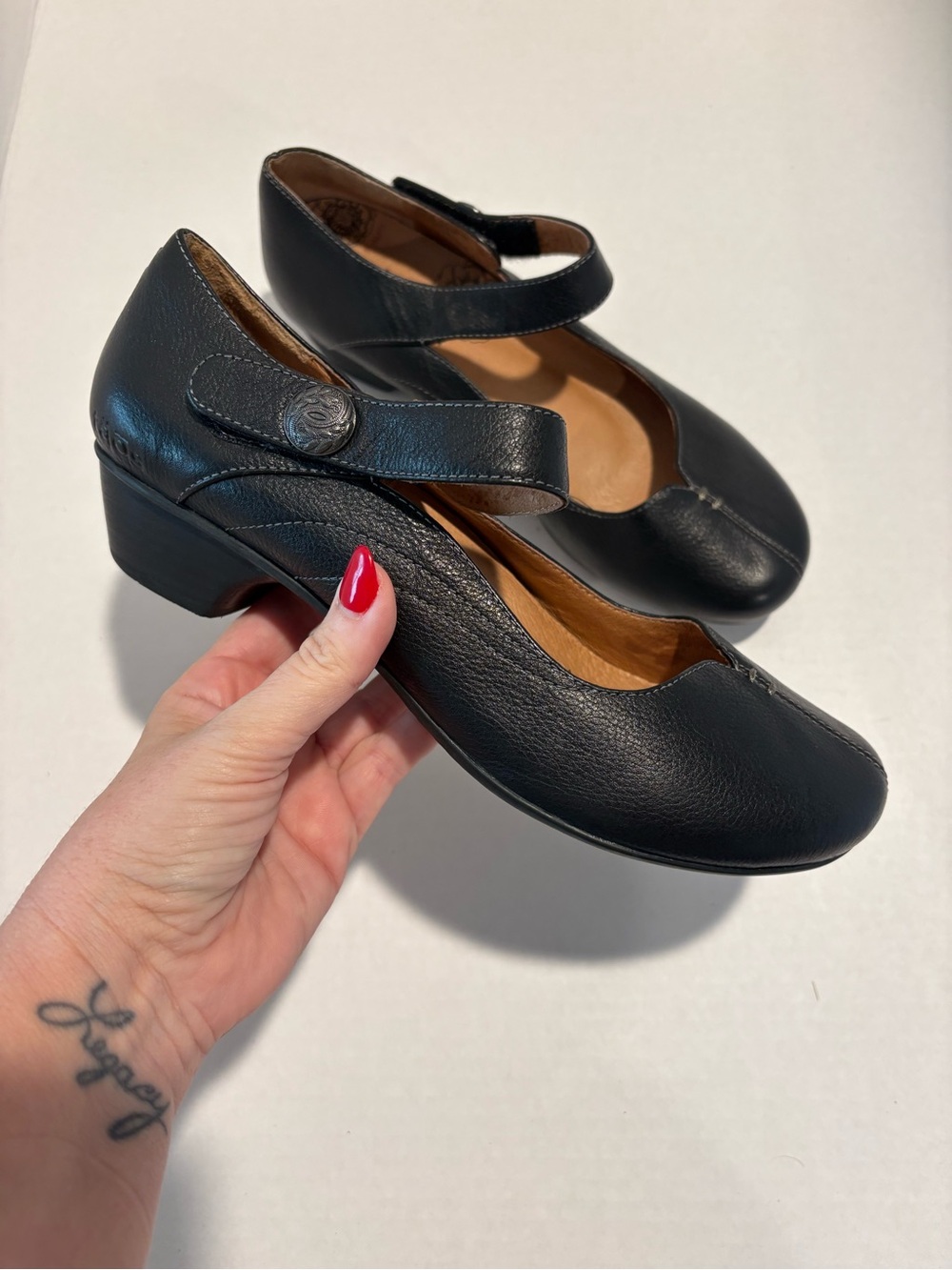Taos Footwear “Samba 2” Mary Jane Leather Pump Classic Minimalist